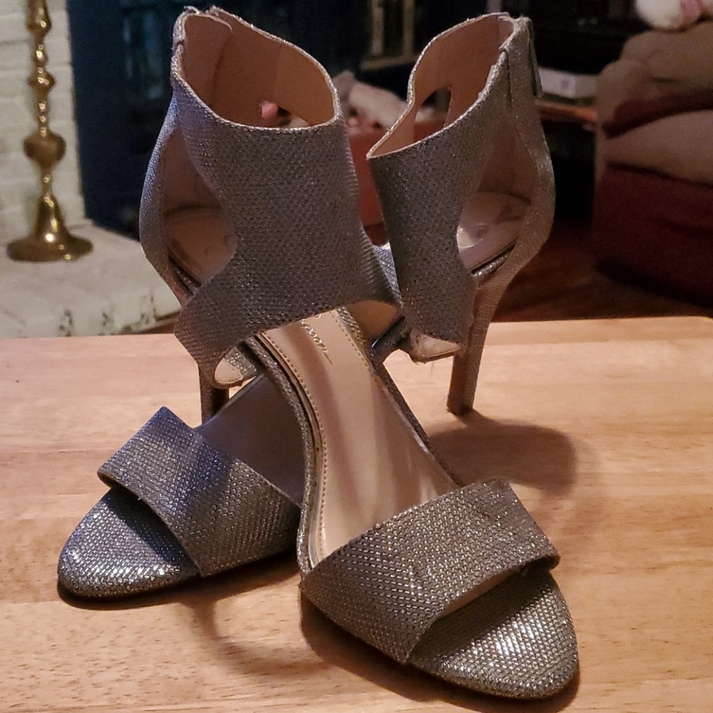 Jessica Simpson heels